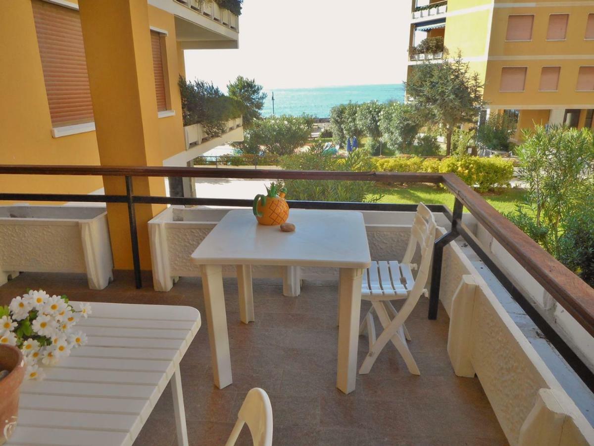 San Lorenzo Grande San Lorenzo al Mare Extérieur photo